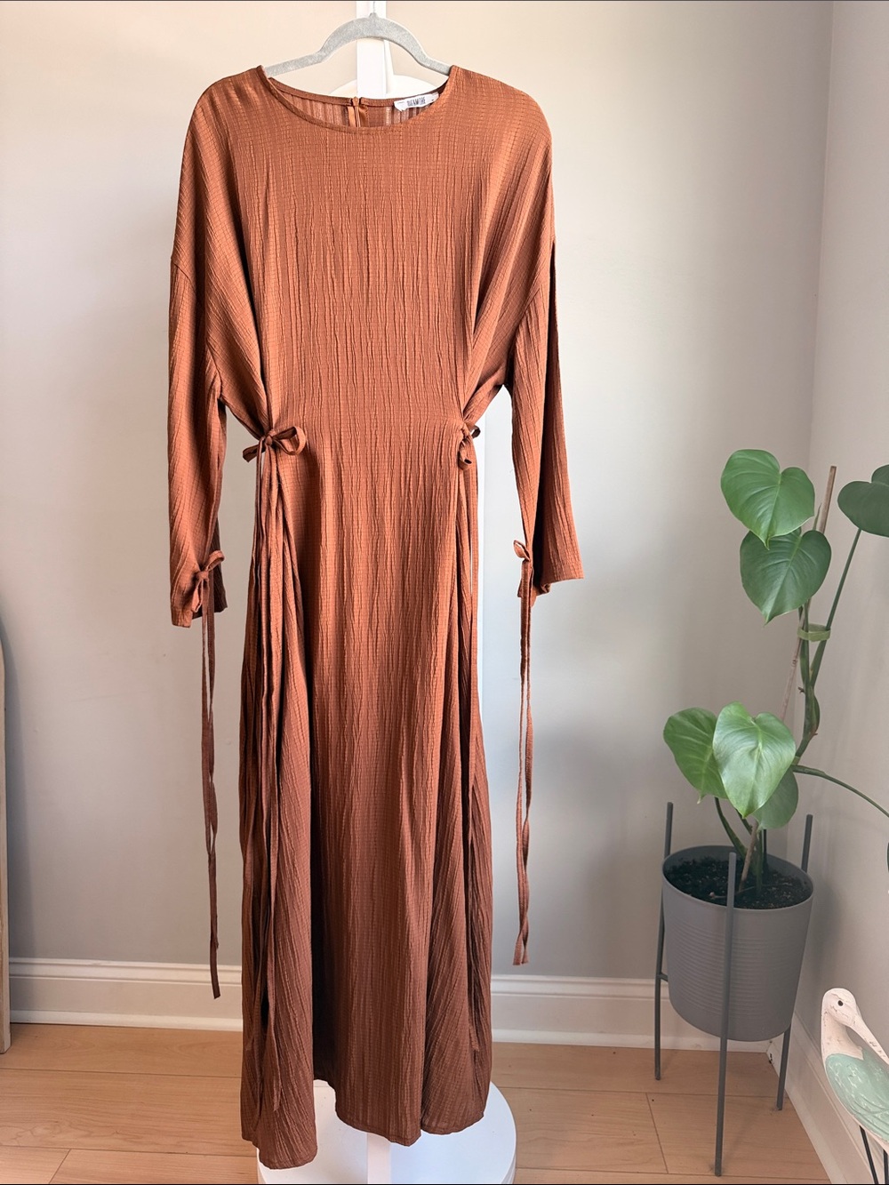 Women's Long Sleeve Tie-Waist Dress - Rust